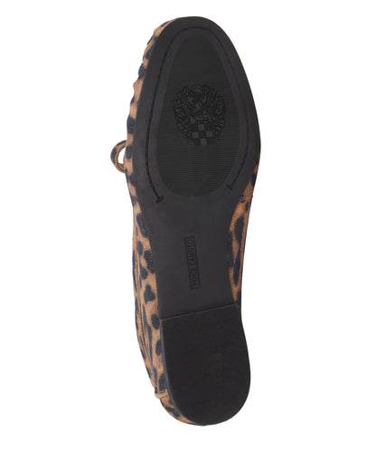 Vince Camuto Katenas Flat Loafer Black\/Natural Leather