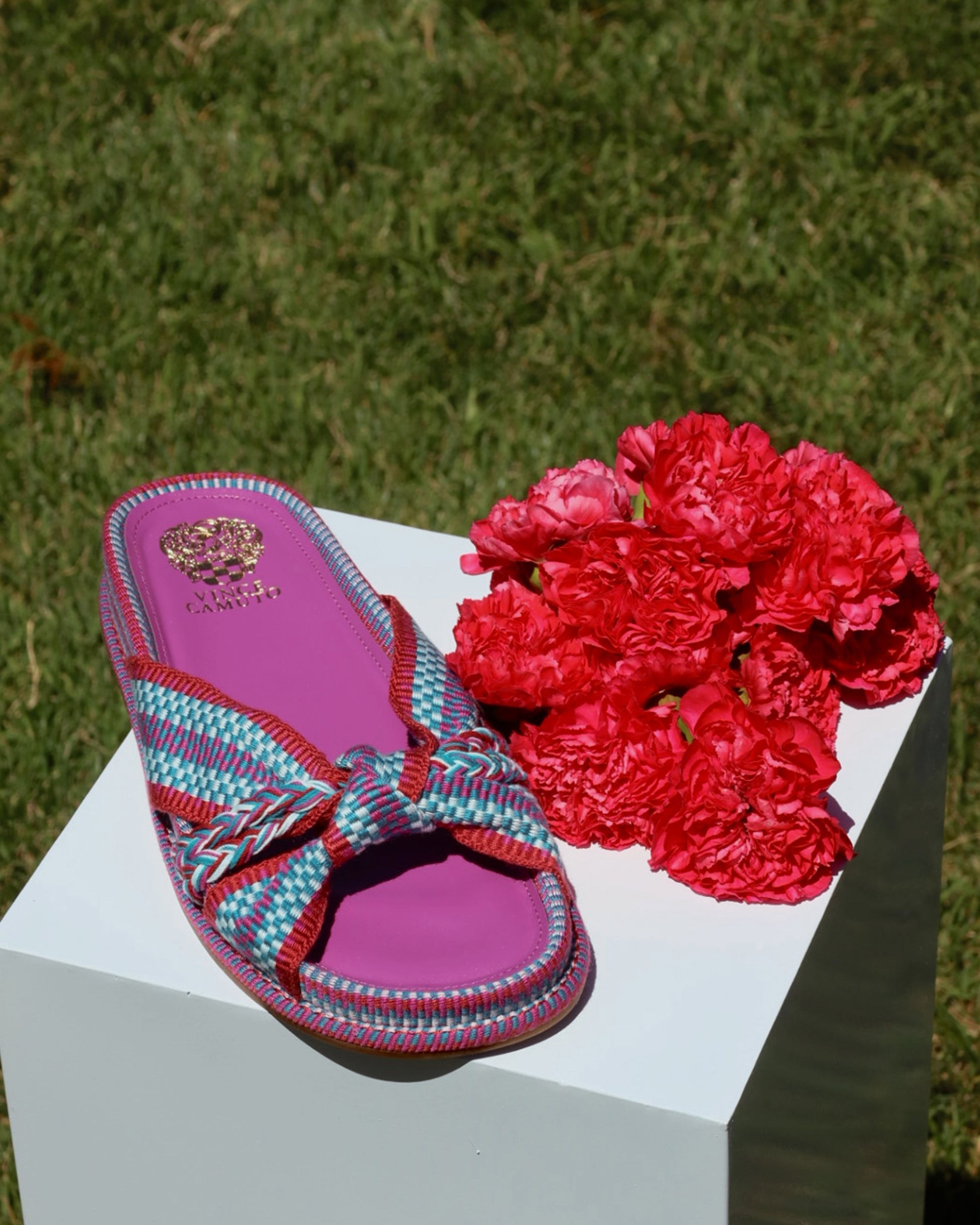 Vince Camuto Gryfynn Slide Orchid Multi